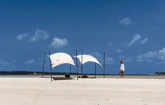 Tidal sand spit, off Mafia Island 3523