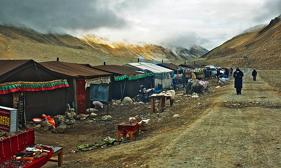 Everest base camp area 0828