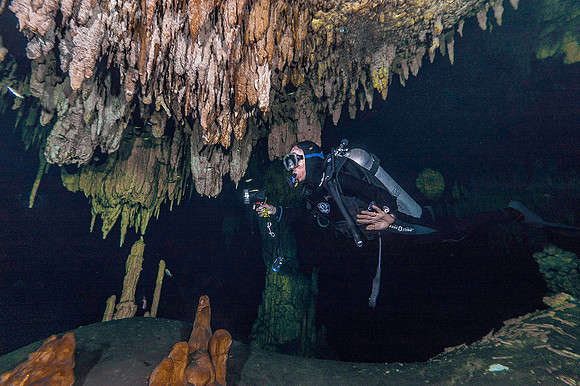 Dreamgate Cavern2895