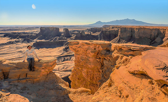 Moonscape Overlook120003