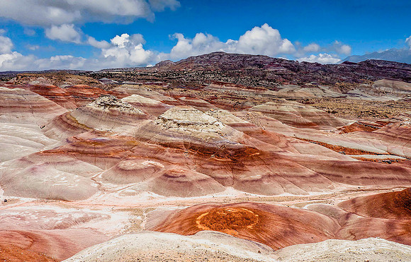 Bentonite Hills 5030034