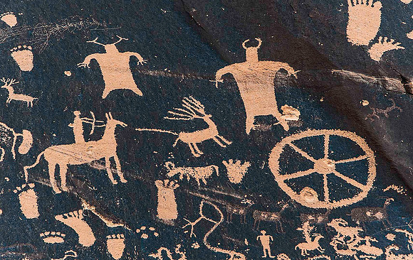 Petroglyphs, Newspaper Rock, near Canyonlands National Park, Utah 7482