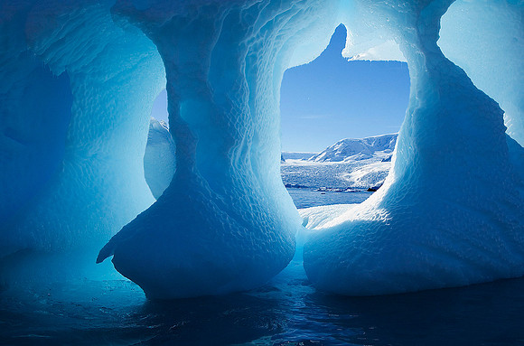 Iceberg sculpture 3422