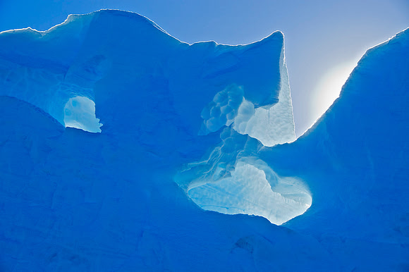 Iceberg sculpture 3323