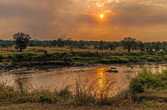 Mara River sunset, with smoke from brush-clearing fires 1653