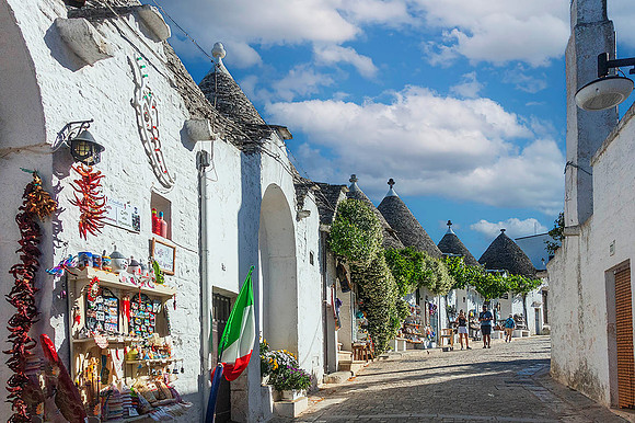 Trulli houses in Alberobello07238